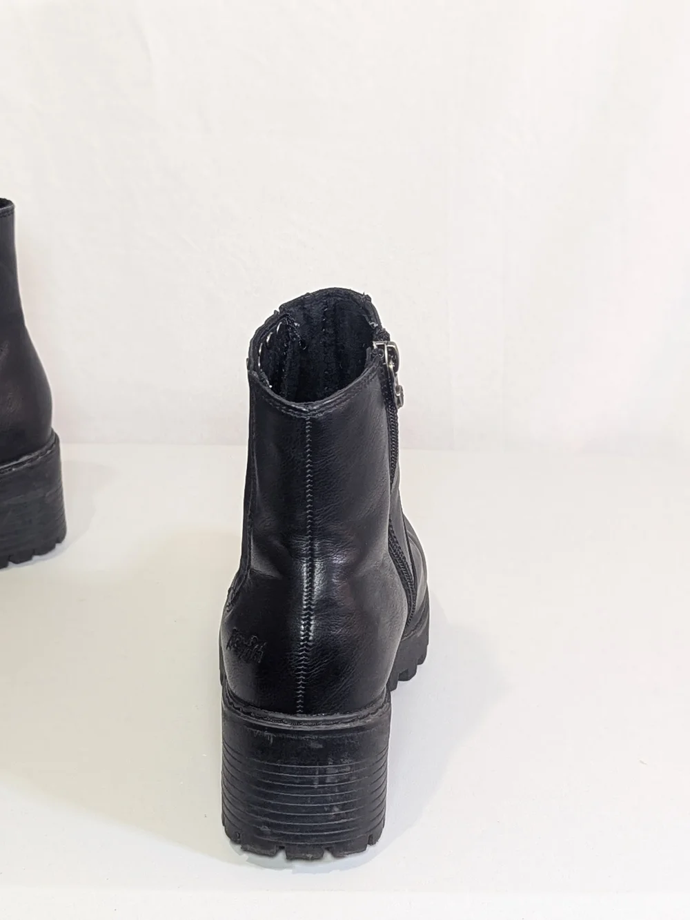 Blowfish Malibu Black Ankle Boots Studded Lug Sole Combat Boots Size 8